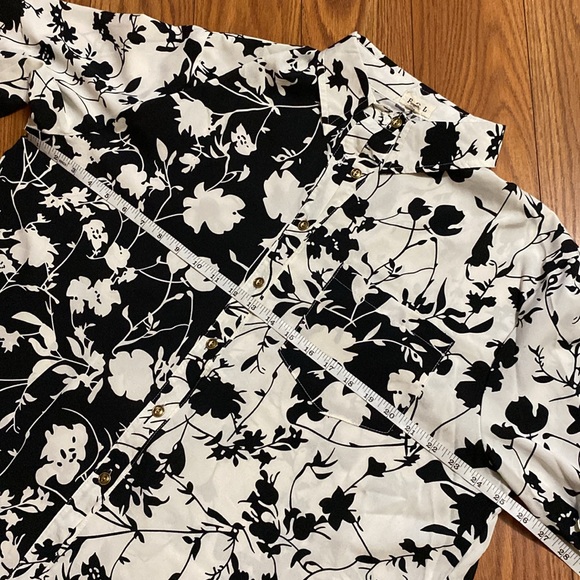 POL women’s floral button down black & white Collared shirt high / low l/s M - Picture 10 of 12